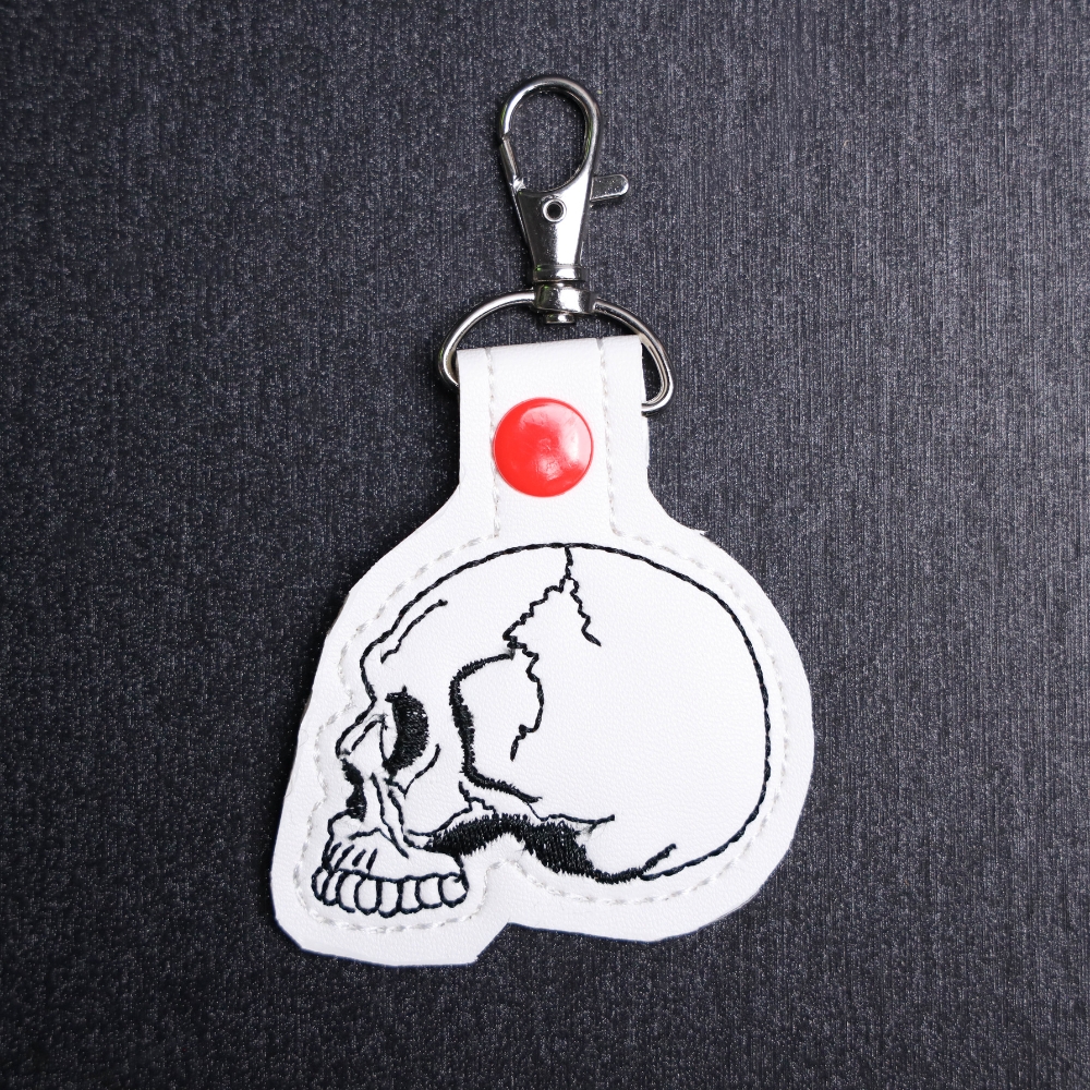 Skull Snap Bag Tag